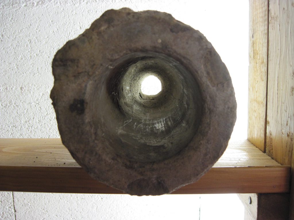 Un moule à bouteilles du Nivernais (1876)