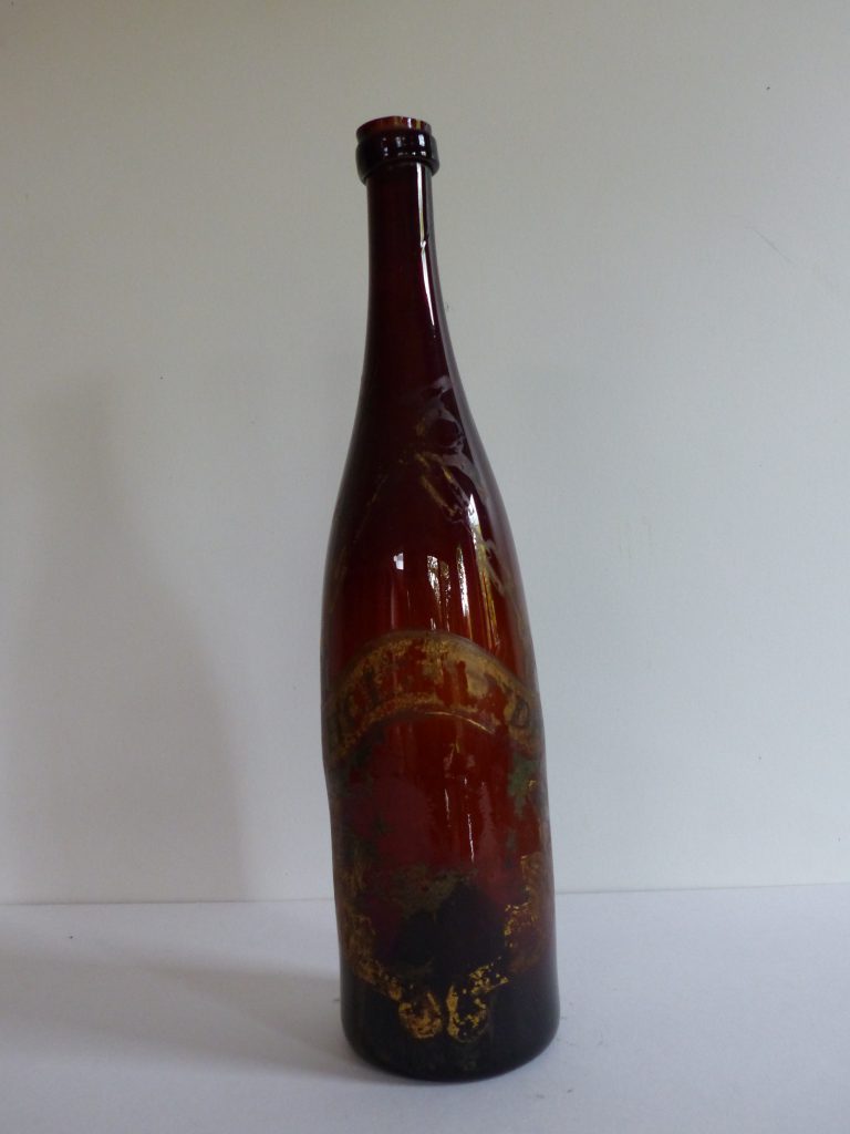 Une bouteille de gin inhabituelle, vers 1820