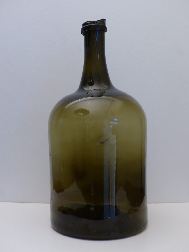 bouteille ancienne en verre vert