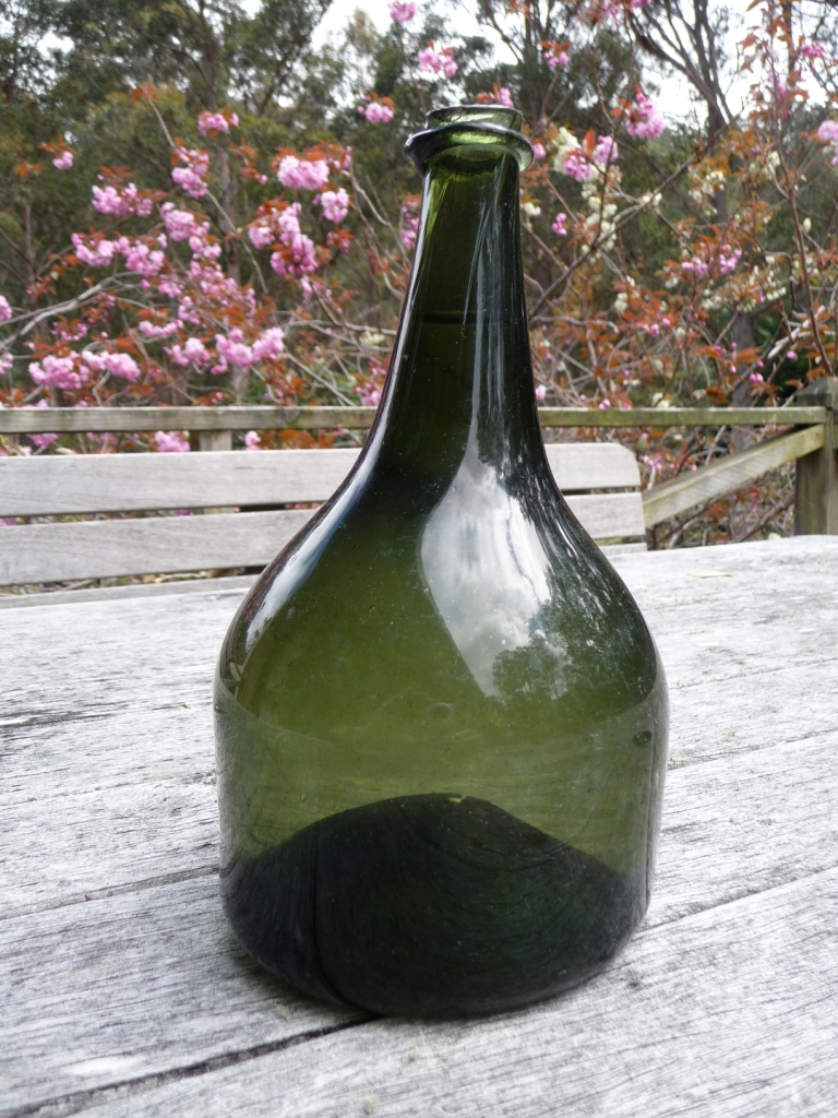 Evidence for a possible early Frontignane bottle