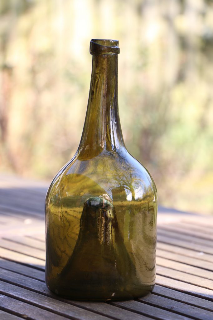Bouteilles anciennes collection 18e siècle belgique