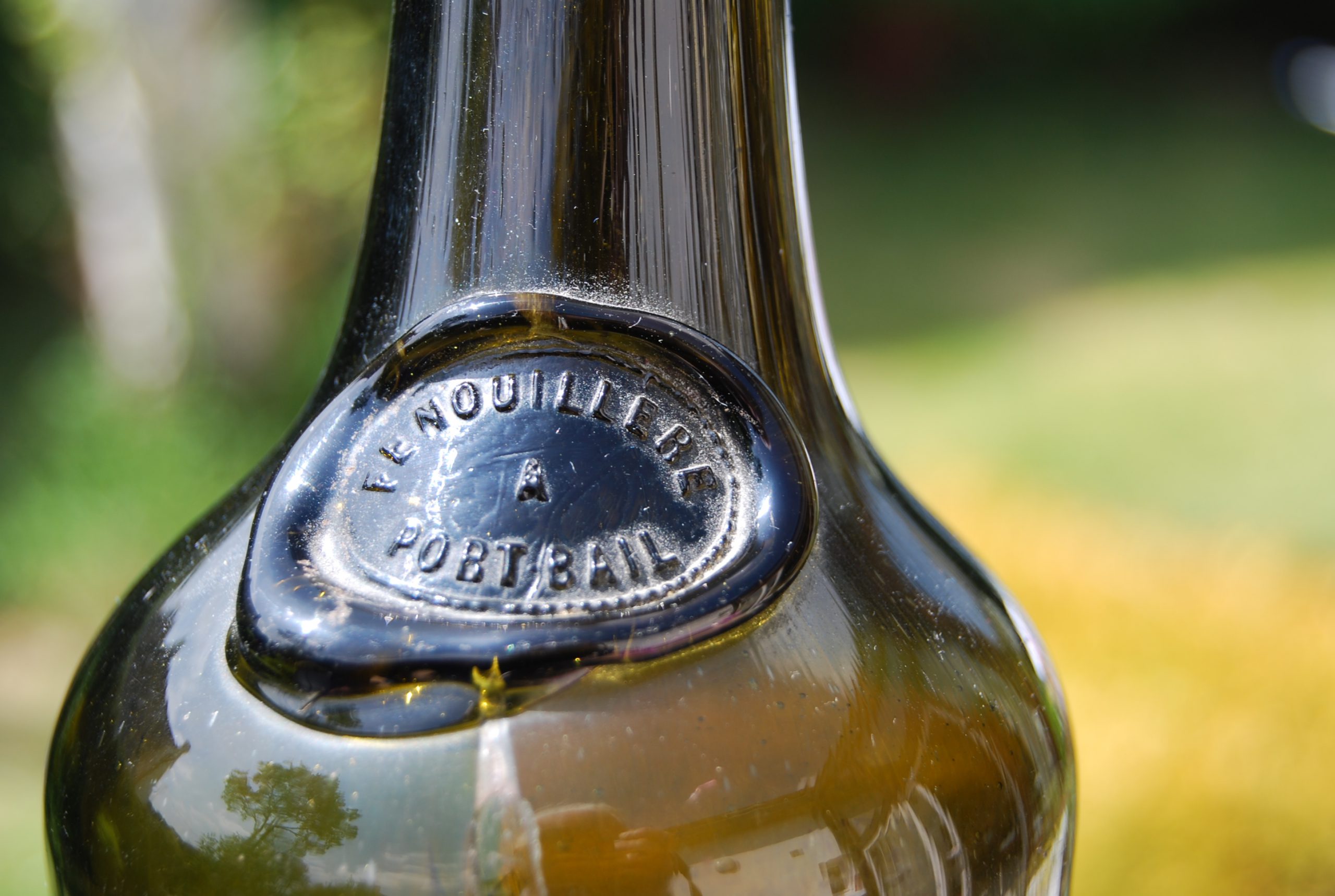 Bouteilles en « pot de fleur » normandes