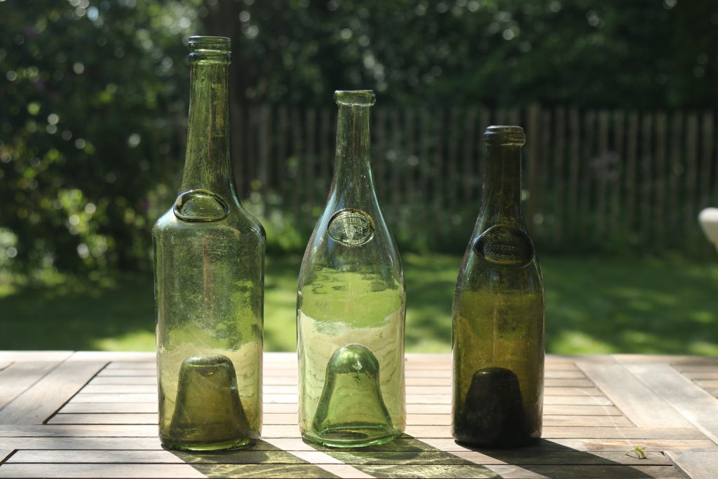 Bouteilles anciennes collection 18e siècle